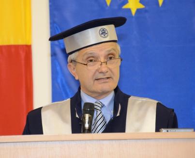 Cartea "Între pâini", semnată de Barbu Ştefănescu, lansată postum de Universitate